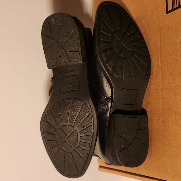 Born Cardi Strappy Buckle Black booties Preowned Great condition Size 9M - Picture 6 of 9